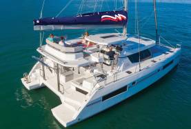 Moorings 4500L people on deck