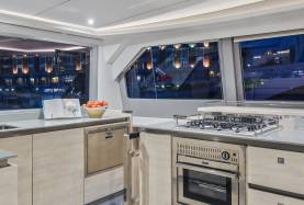 Moorings 5000 kitchen