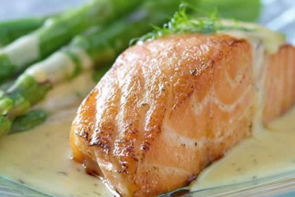 Salmon and asparagus meal